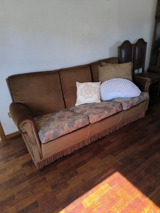 Ofereço Conjunto de 3 sofás de veludo