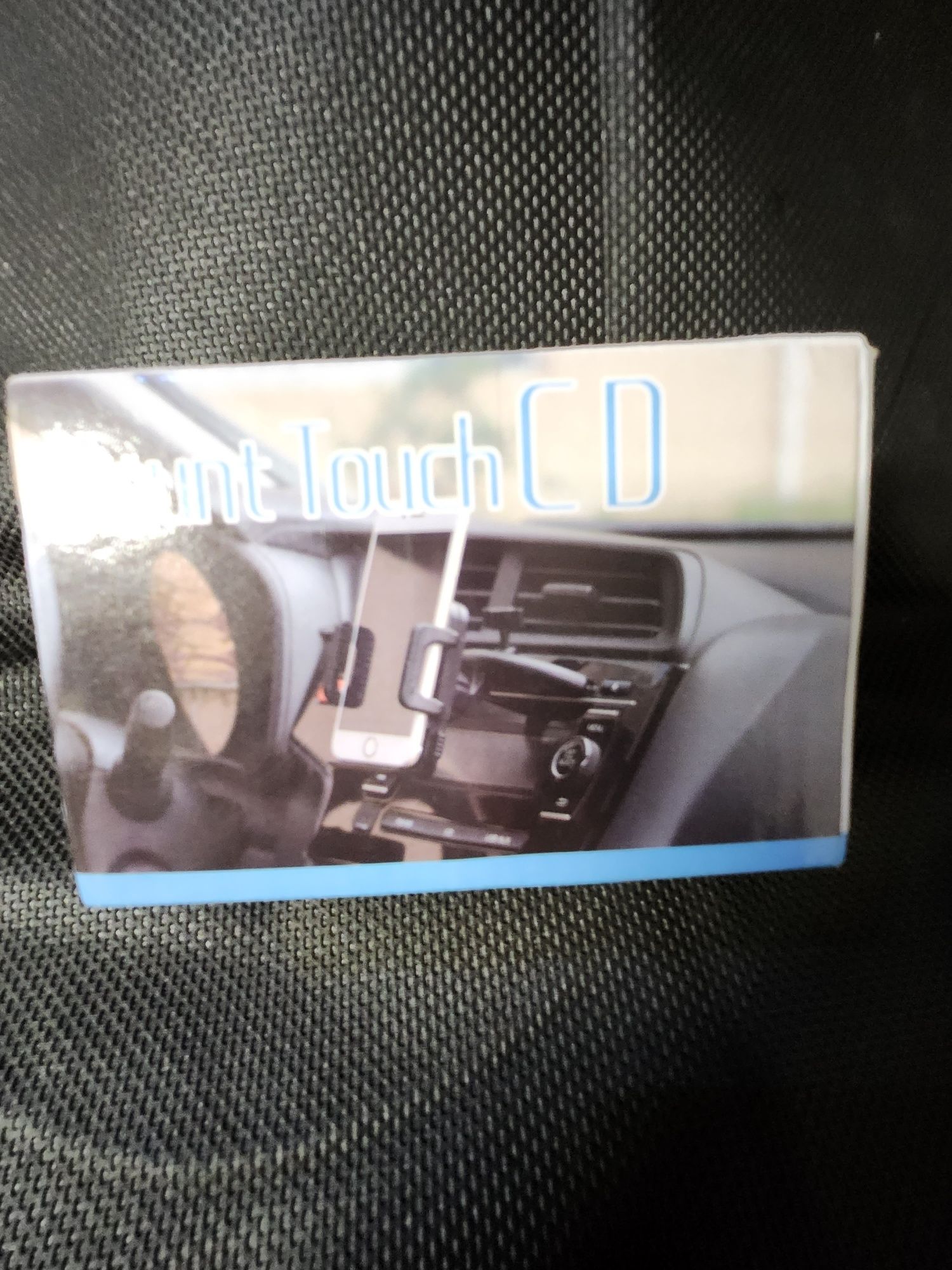 Suportes tlm para automóveis. 
3 de íman 4€ cada 10€ todos
1 de plásti