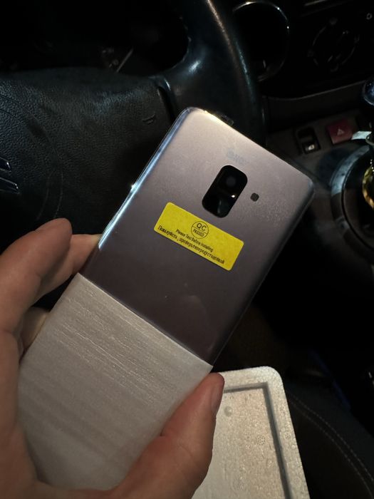 Задня кришка samsung galaxy  a 8 plus  (a730)