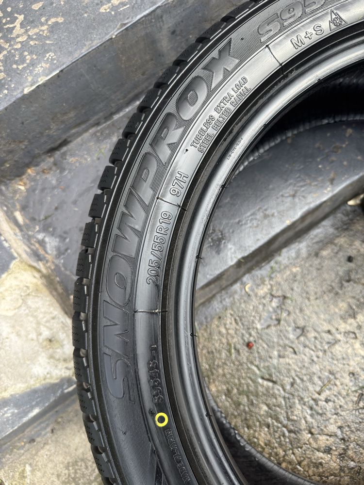 Opony zimowe Toyo Snowprox 205/55/R19 97H – jak nowe, po 1 sezonie!