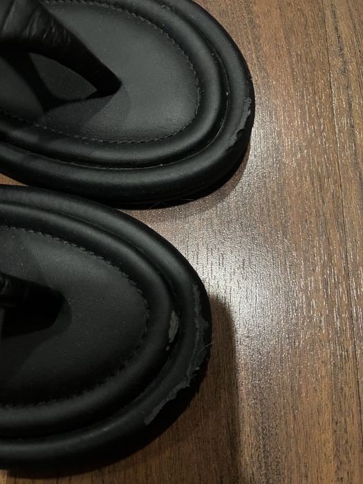 Шлепанцы кожаные