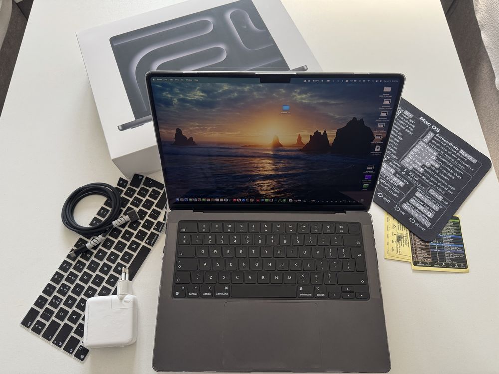 MacBook Pro14", M4,24GB,1TB, AppleCare do 1.03.2028