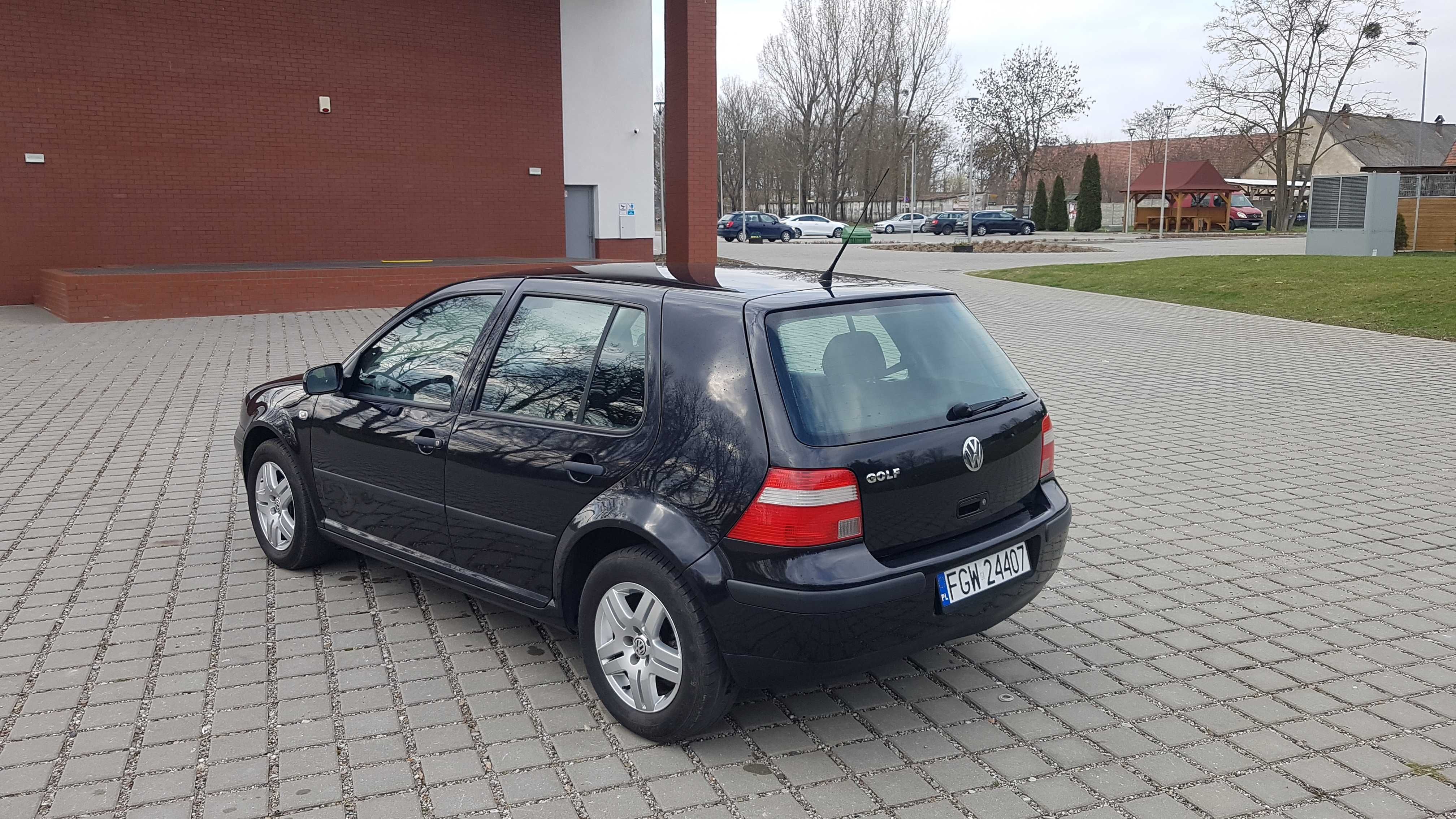 VW GOLF 4 2003r benzyna BOGATA OPCJA alufelgi CLIMATRONIC 5drzwi BDB !