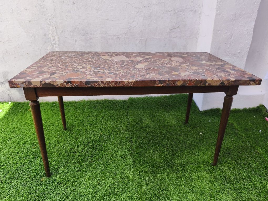 Mesa antiga de apoio