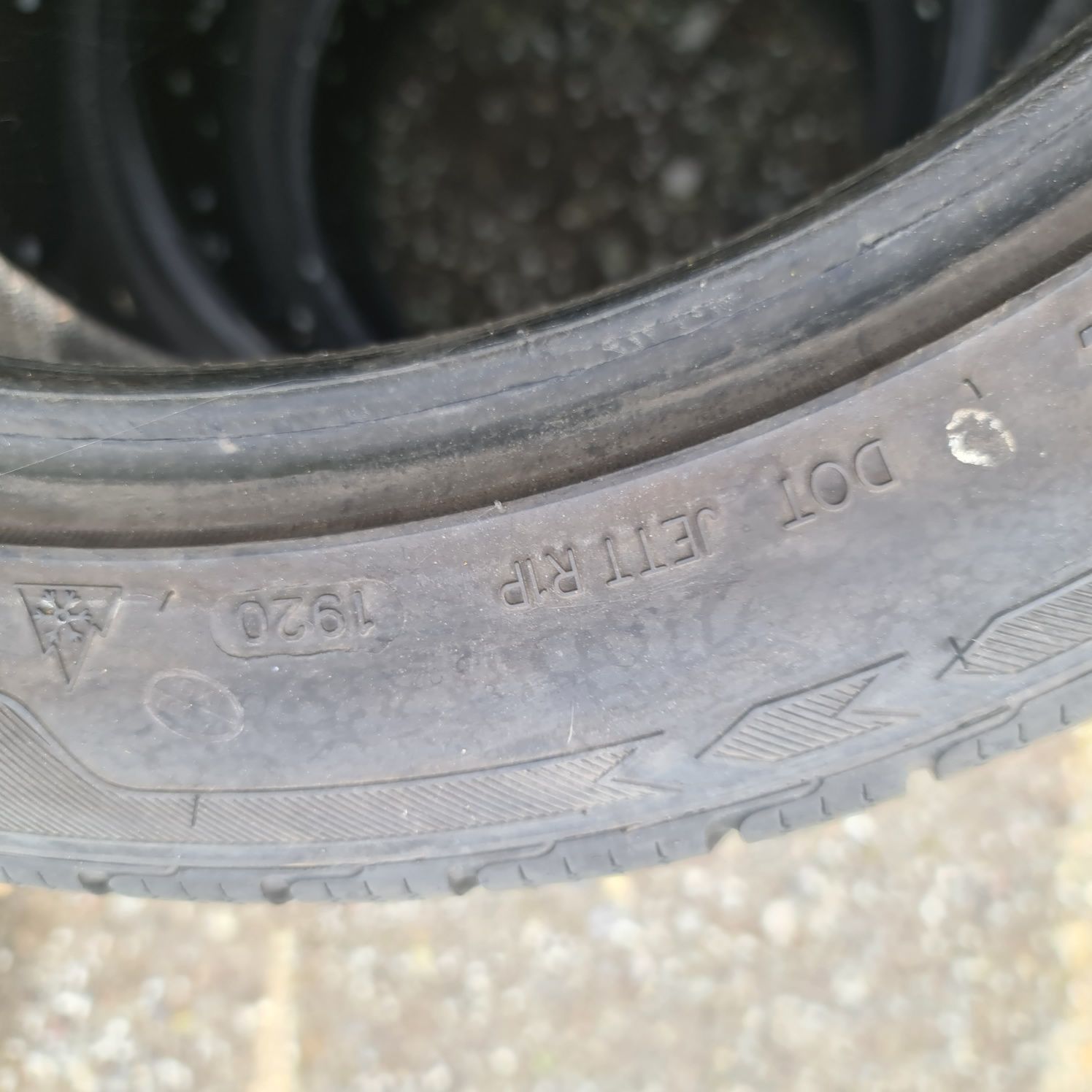 Opony zimowe imperial 235/45R18