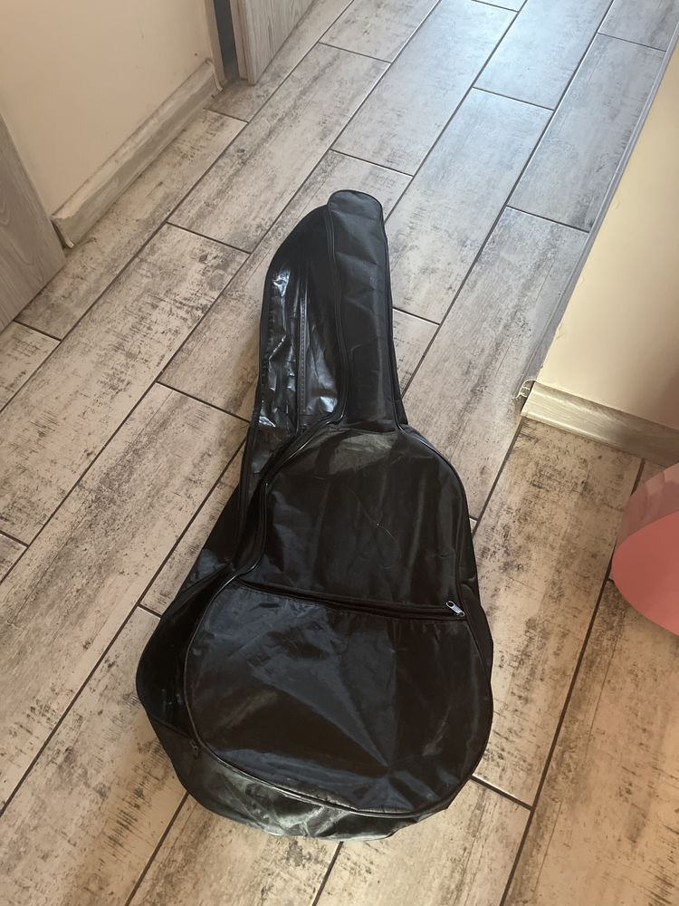 Gitara echo bez jednej struny