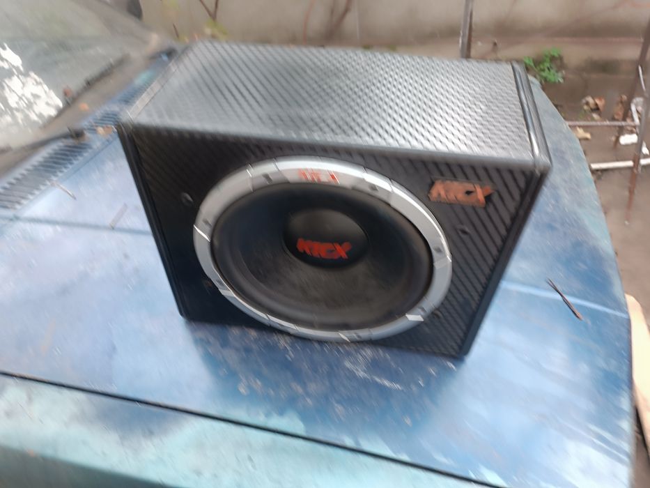 Продам сабвуфер в авто