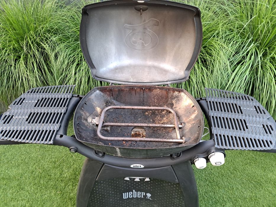 Grill gazowy weber q3200