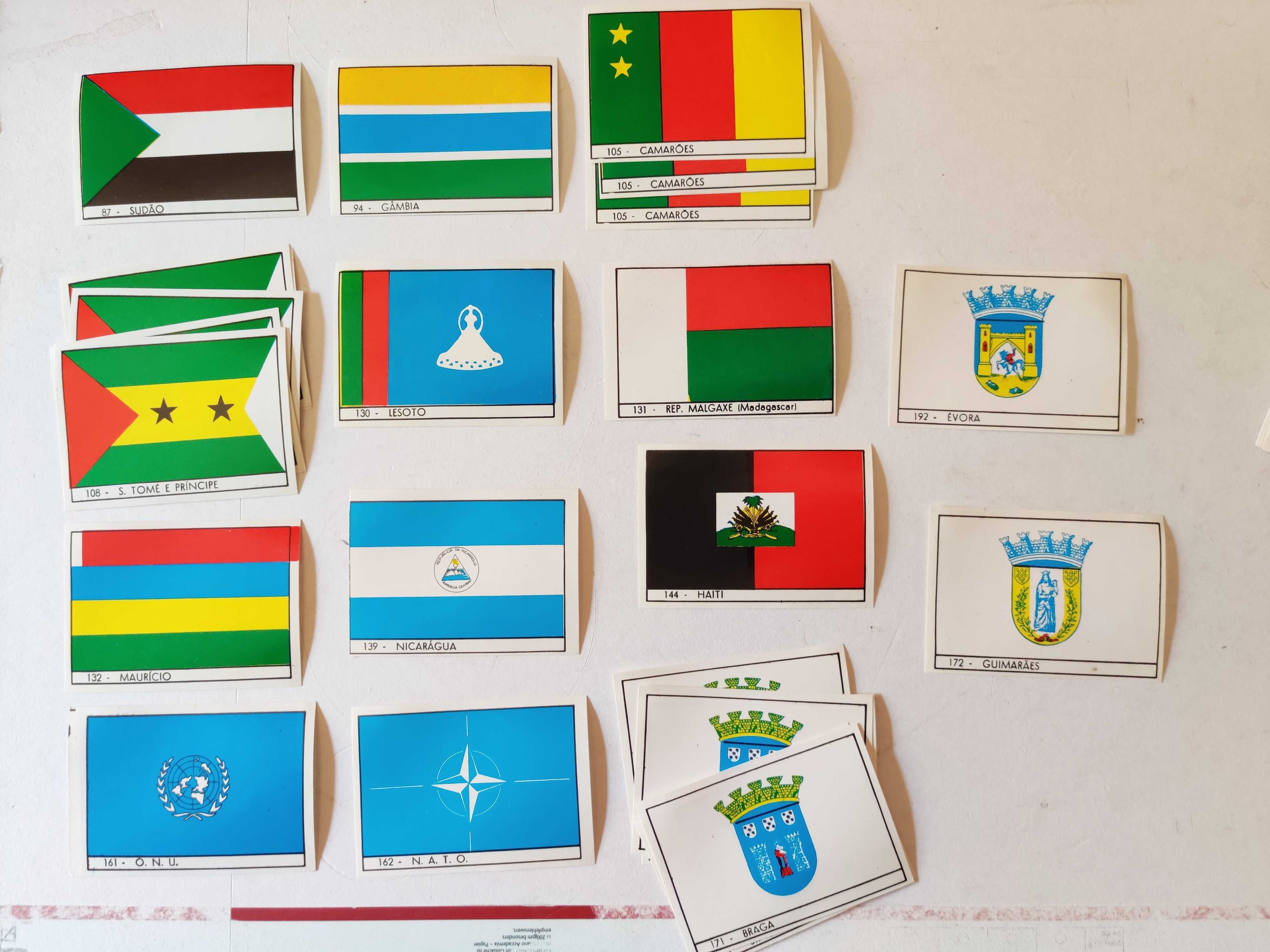 cromos bandeiras coleção anos 70 (?) não sei qual coleção é