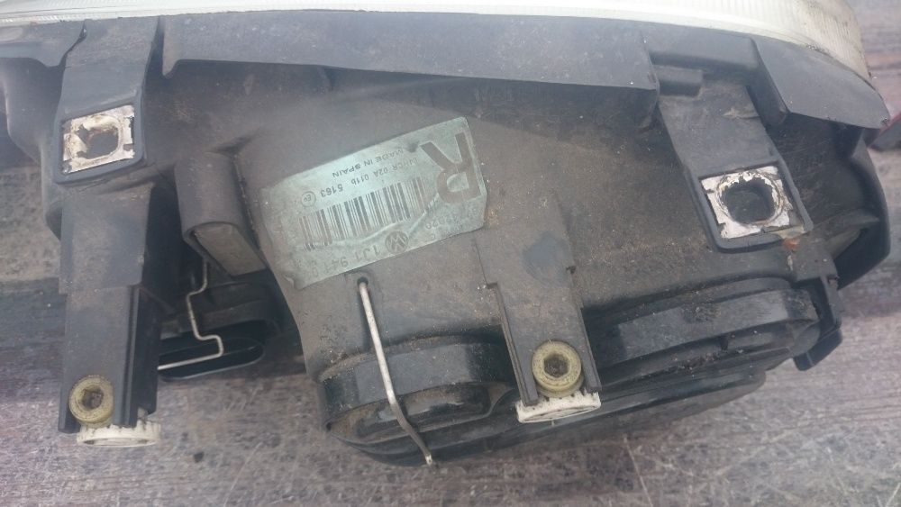 VW Golf 4 IV reflektor prawy przód Europa