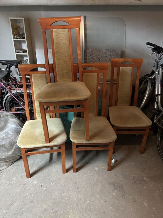 Komplet 4 krzeseł drewnianych