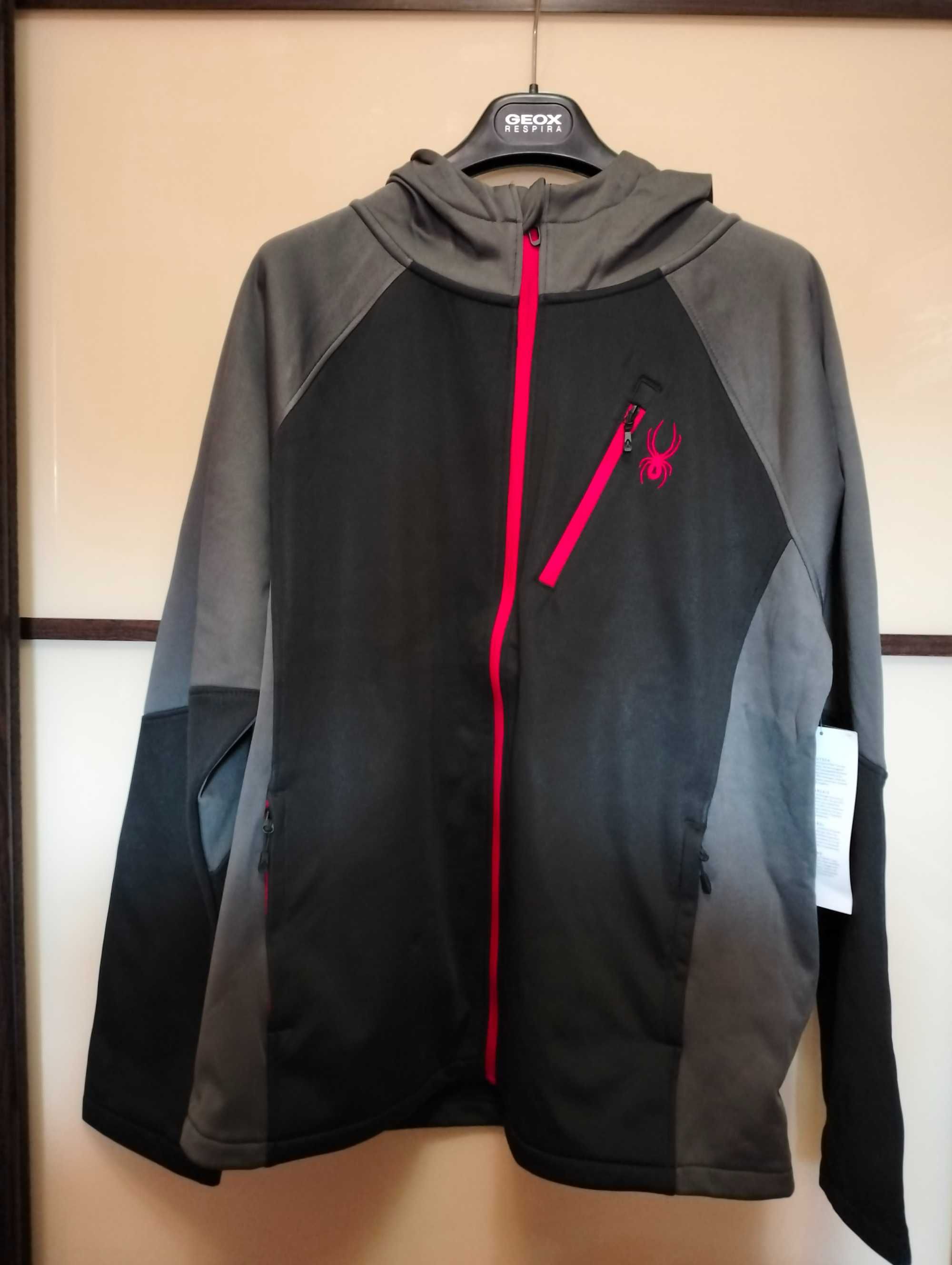Чоловіча куртка softshell американського бренду Spyder Tempo