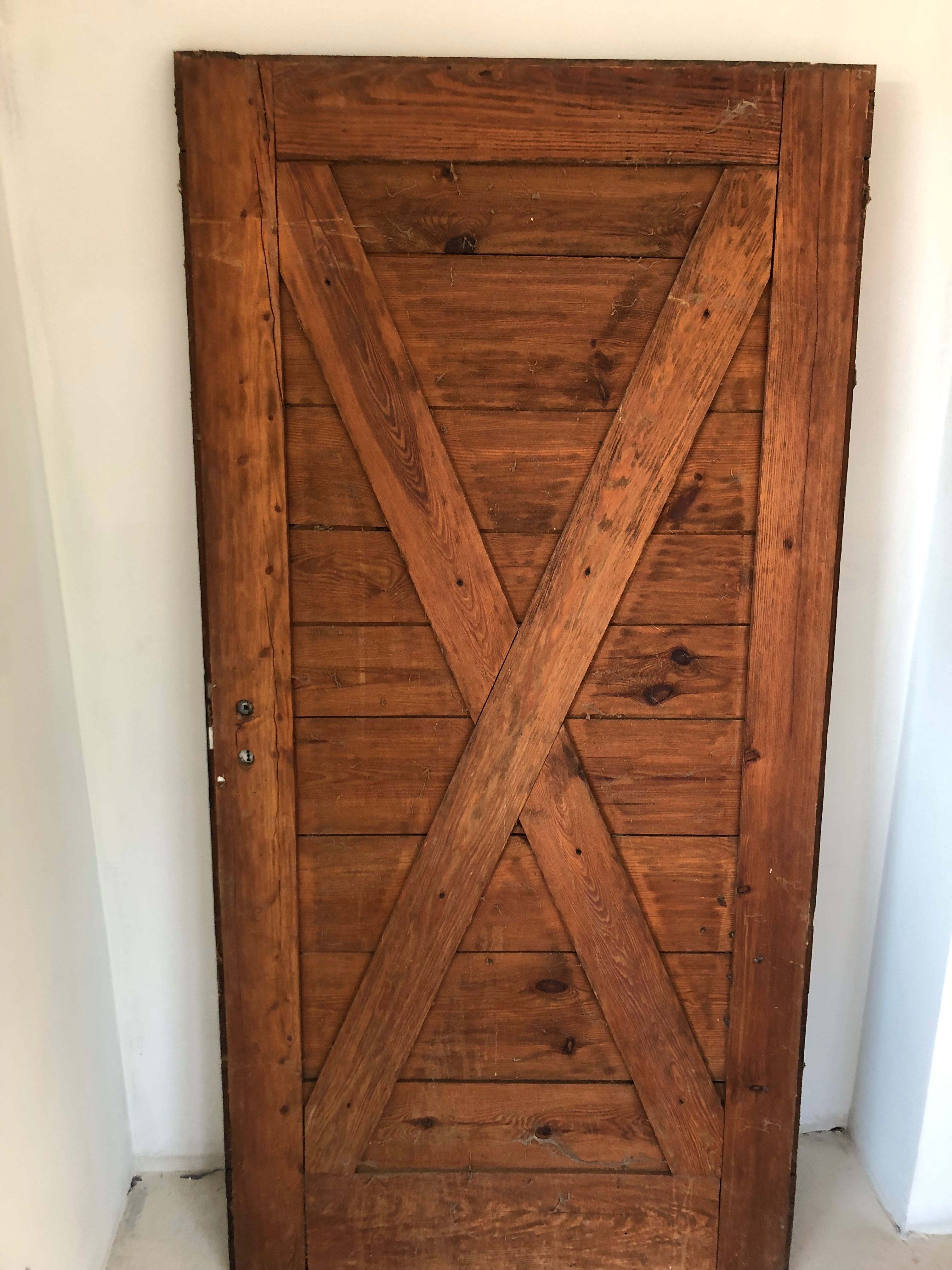 Drzwi drewniane .