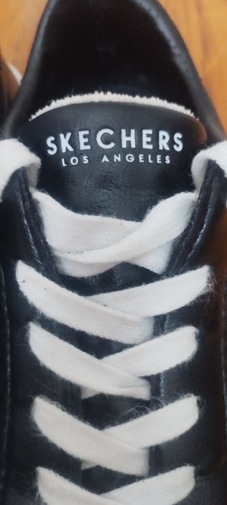 Кросівки шкіряні Skechers, 38(25).