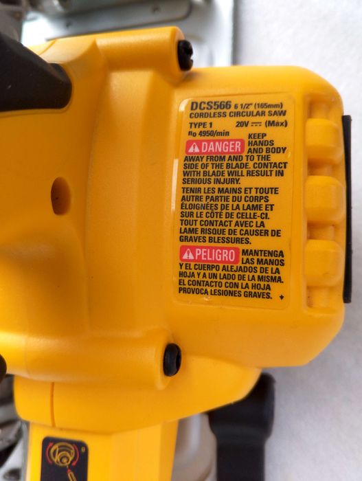 Акумуляторна дискова пила DeWALT 20v DCS566