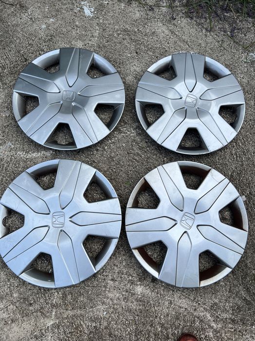 Sprzedam używane kołpaki Honda Civic (tzw UFO) oryginalne 16