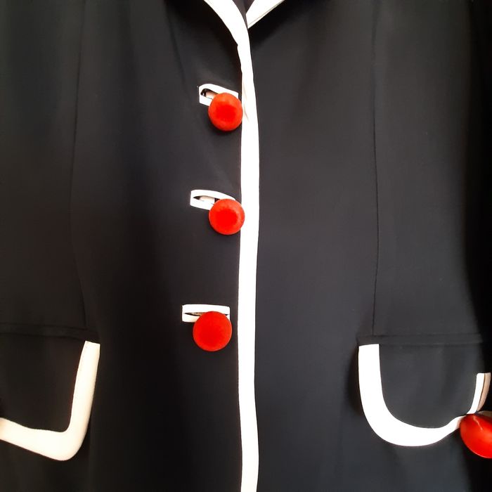 Venda blaser da marca MOSCHINO,  preto debroado a branco.