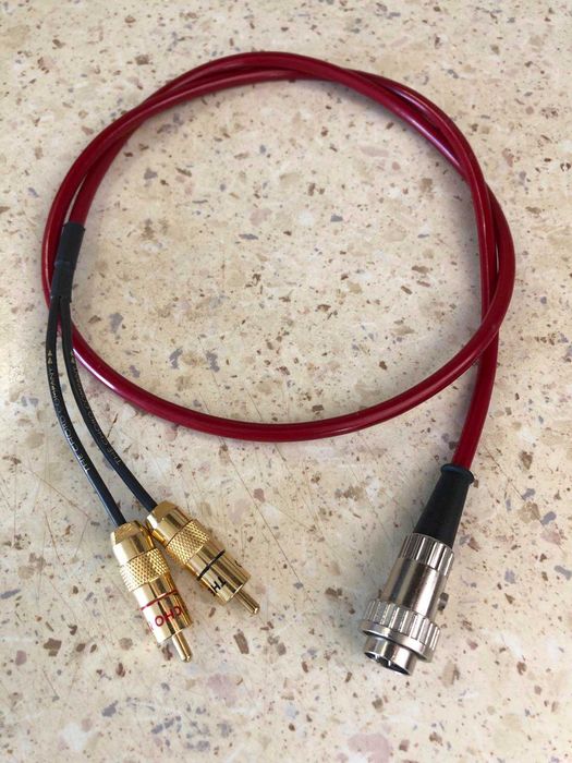 Кабель для усилителей мощности NAIM и других.  CHORD - 2 RCA > 4 DIN.