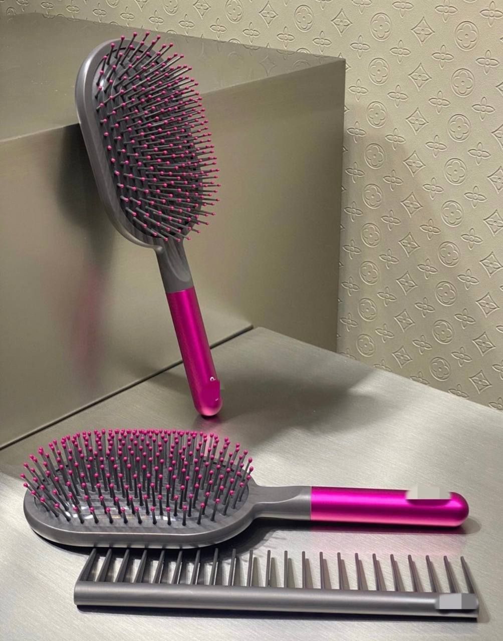 Гребінець Dyson Brush! Щітка кругла для волосся, масажна расческа