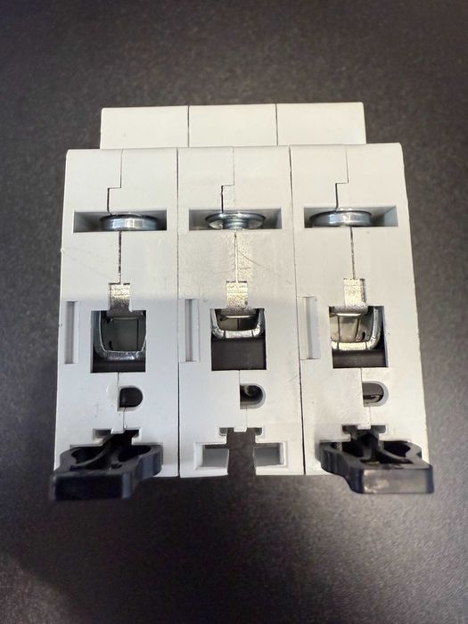 Автоматичний вимикач 3п 16A PL6-C16/3 6kA EATON (Вживаний 3 дні)