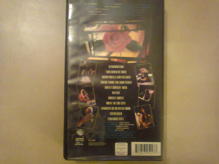 Cassete VHS dos Guns N´Roses "Use Your Ilusion II