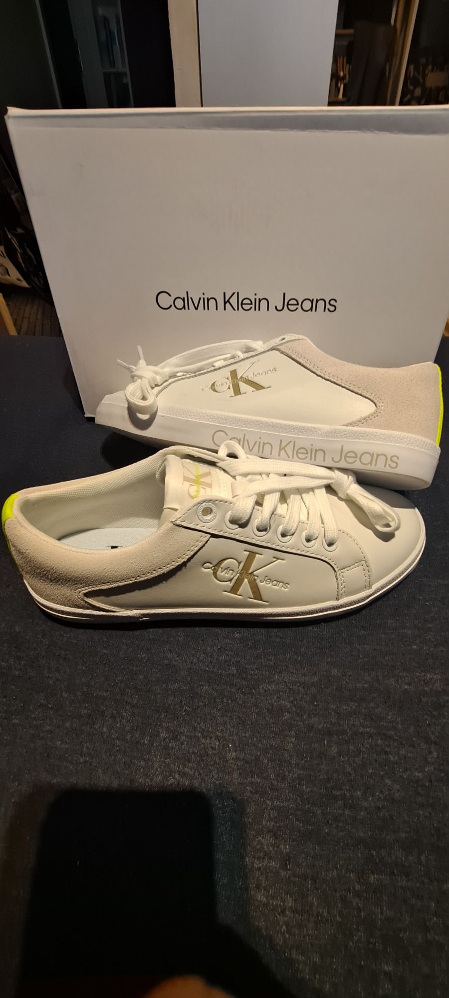 Calvin Klein Jeans Buty 37
Sneakersy niskie