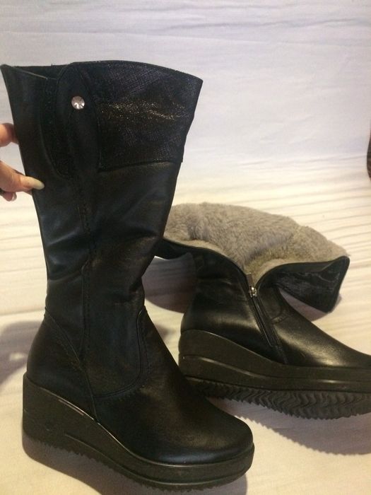 Зимове жіноче взуття