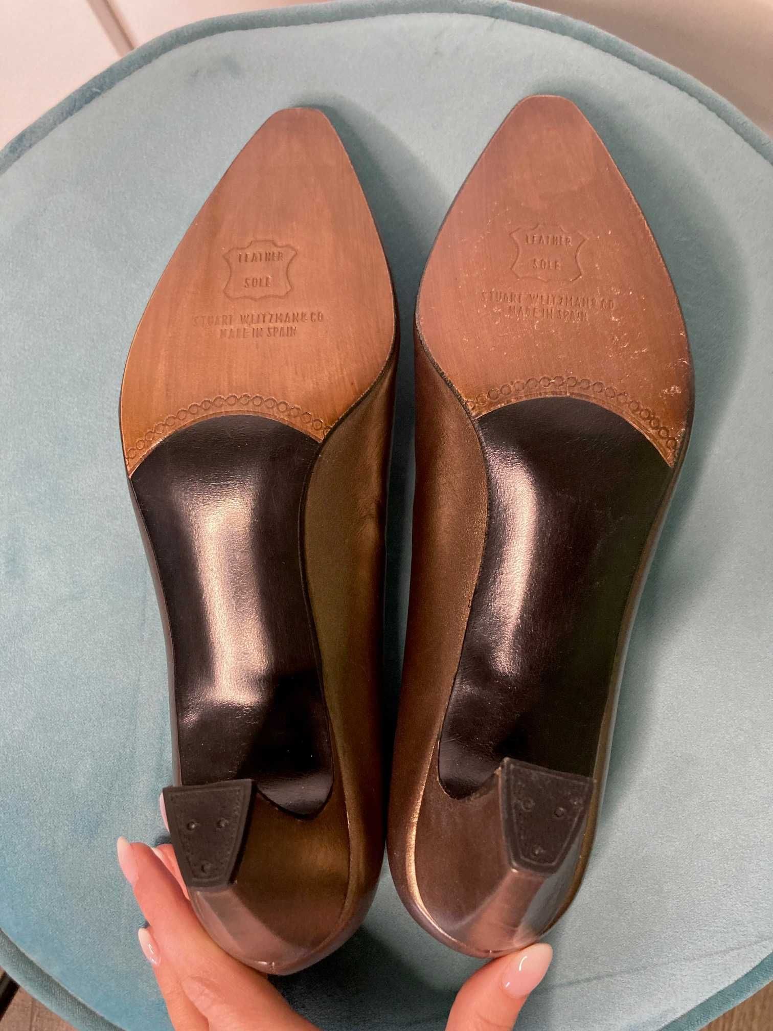 Nowe brązowe metaliczne buty czółenka Stuart Weitzman luksus 36