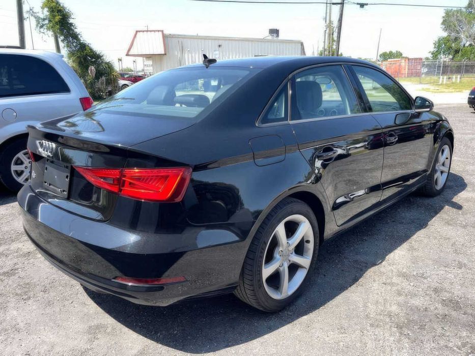 Audi A3      2015