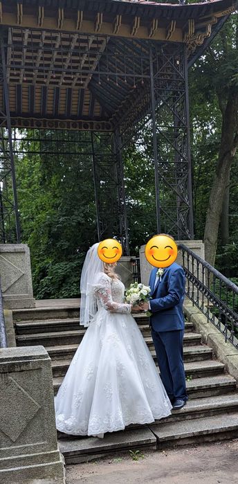 Продам весільну сукню