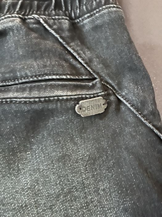 Spodnie joggery szare