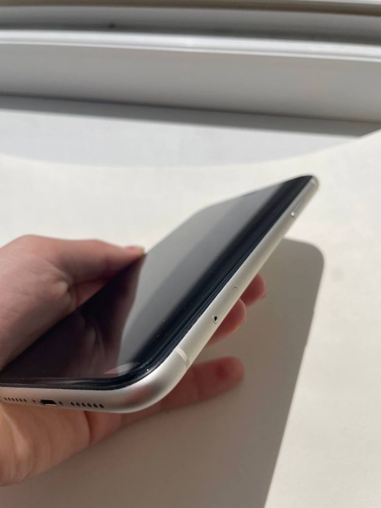 Iphone 11  white  128gb neverlock