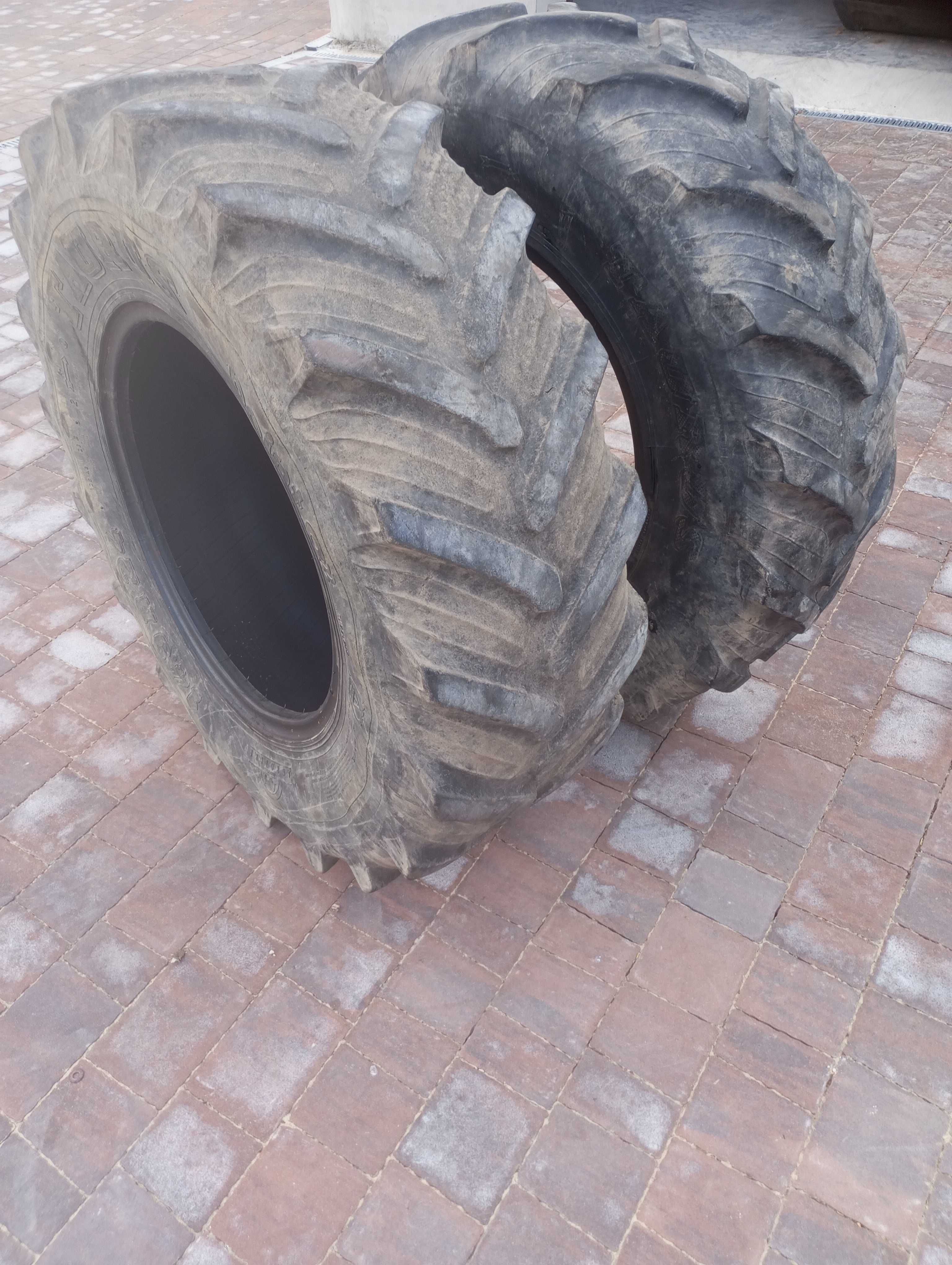Opony TAURUS 380/85 R24.           /14.9 R24/