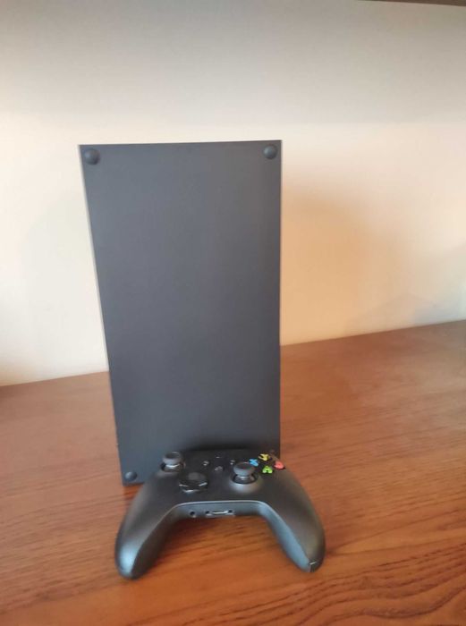 Xbox Series x + pad i kable