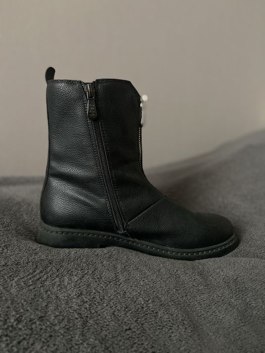 Чоботи жіночі, шкіряні, 37 розміру