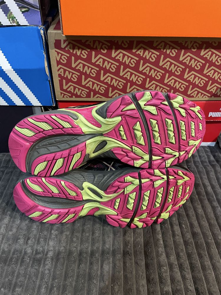 Жіночі кросівки Asics Gel Venture 5 40(25,25см) оригінал