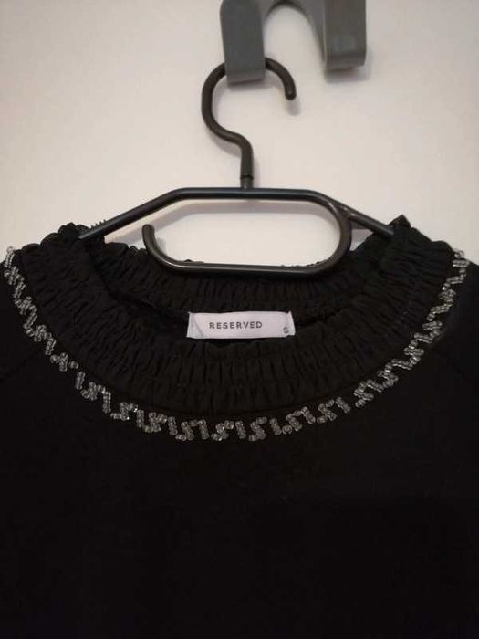 Czarna sukienka Reserved