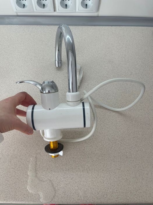 Продам проточный водонагреватель Delimano