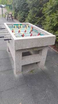Stół betonowy do gry w piłkarzyki