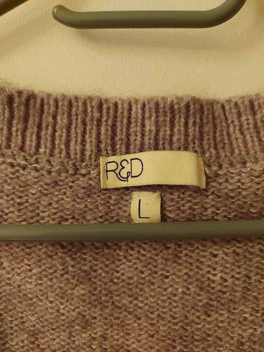 Długi kardigan Red Label — miękki ciepły z kieszeniami retro cozy look