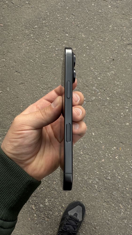 iPhone 16 Pro 128GB Black Titanium eSim