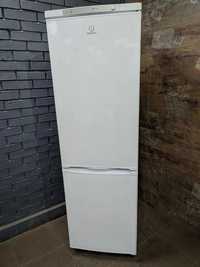 Холодильник INDESIT LI8S в ідеальному стані, для студентів