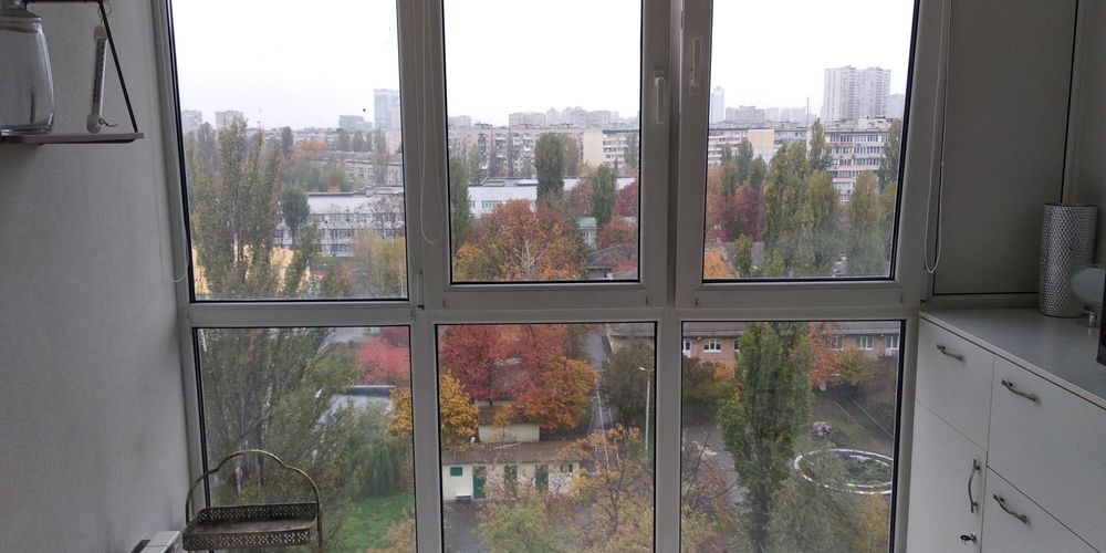 Видова затишна 1 к. Русанівка м. Лівобережна МВЦ Ентузіастів 13. 2 Видова затишна 1 к. Русанівка м. Лівобережна МВЦ Ентузіастів 13