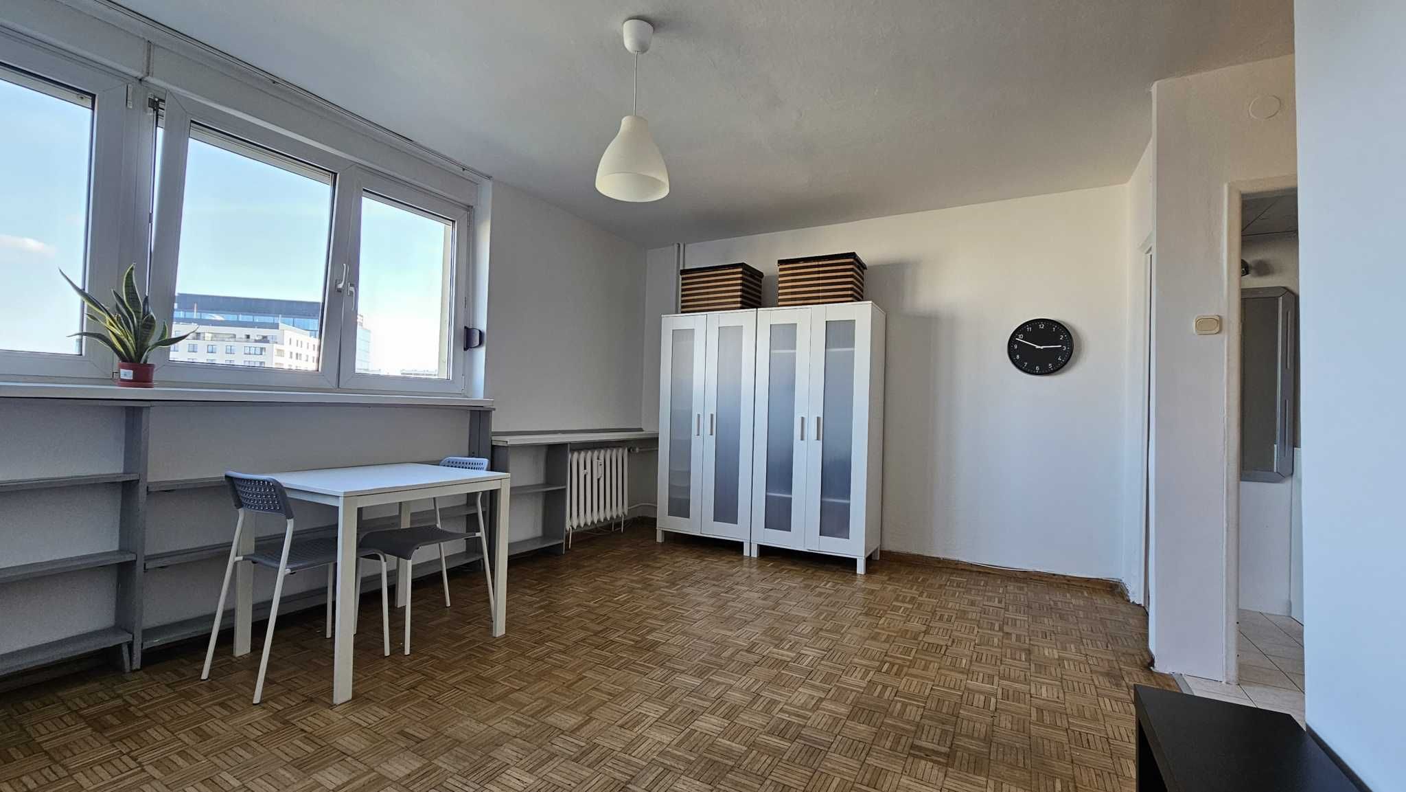 Przytulna kawalerka w pobliżu Sky Tower,  bezpośrednio