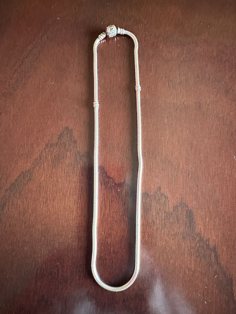 vendo Colar pandora de prata com 5 bolas com laca ou brilhantes