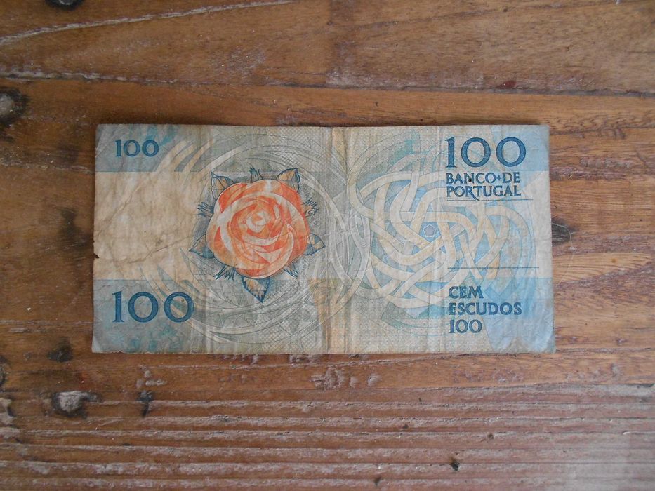 Nota antiga de 100 escudos de 1987