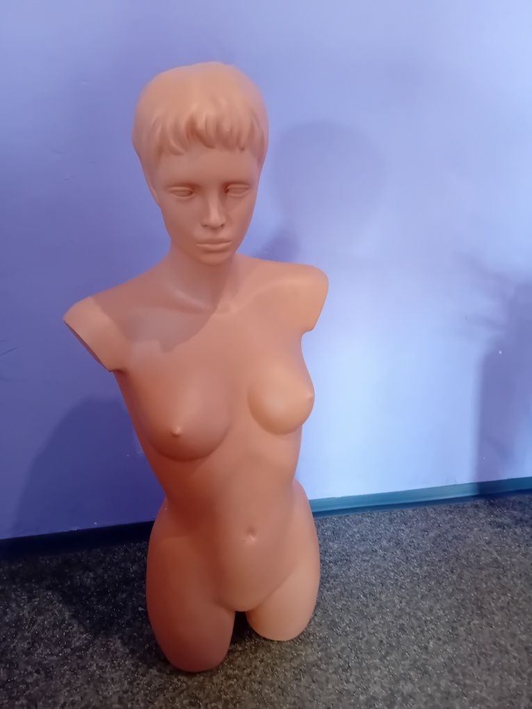 Manekin półpostaciowy
