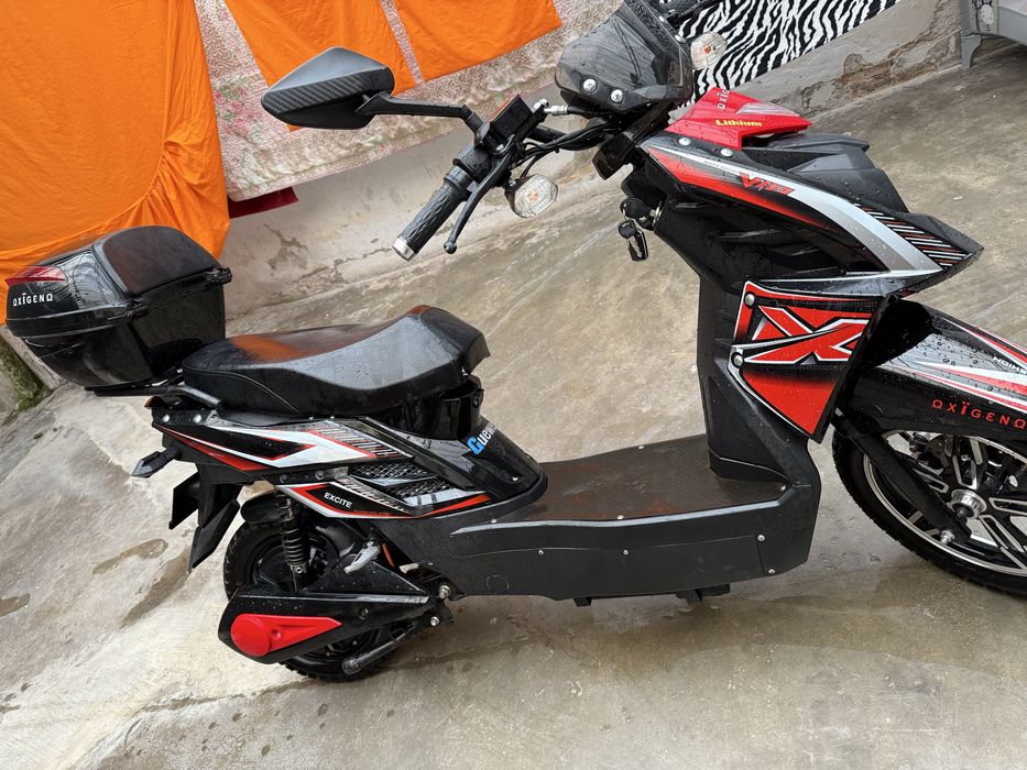 Motocicleta tipo scooter