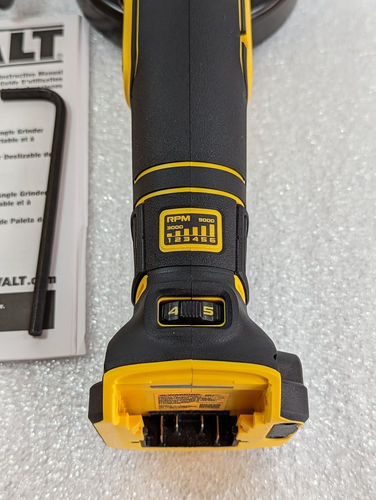 DeWALT DCG409VSB 20V Болгарка КШМ з реголювання оборотів