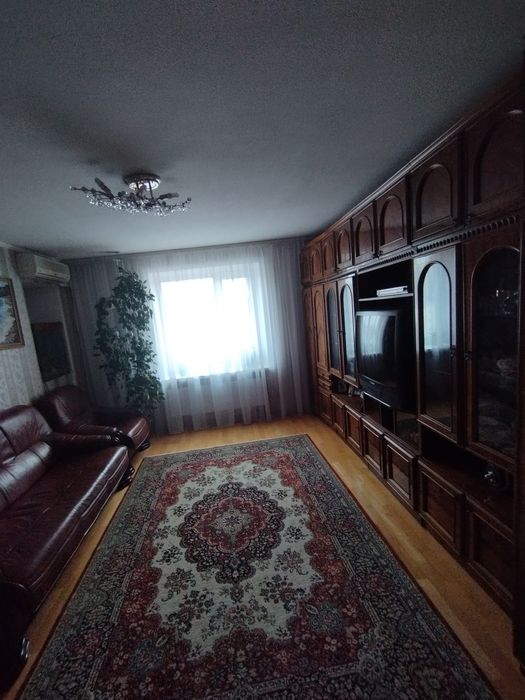 Продається чудова 4кімнатна квартира на Поділлі.